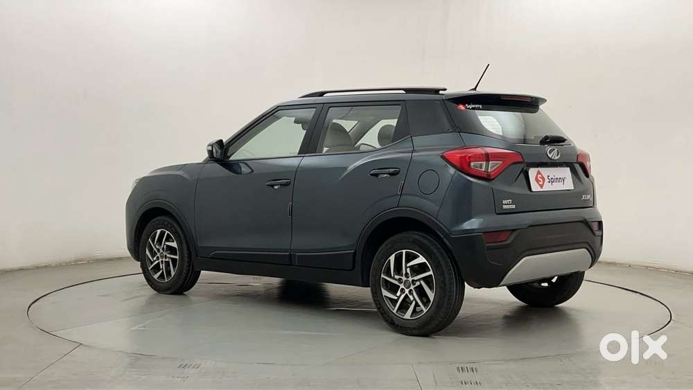 Mahindra Xuv300 1.2 W8 (o) Amt Petrol, 2022, Petrol