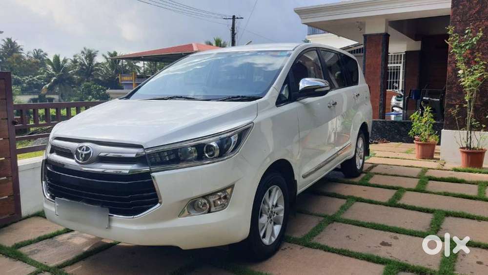 Toyota Innova Crysta 2.4 V 8 Str, 2016, Diesel