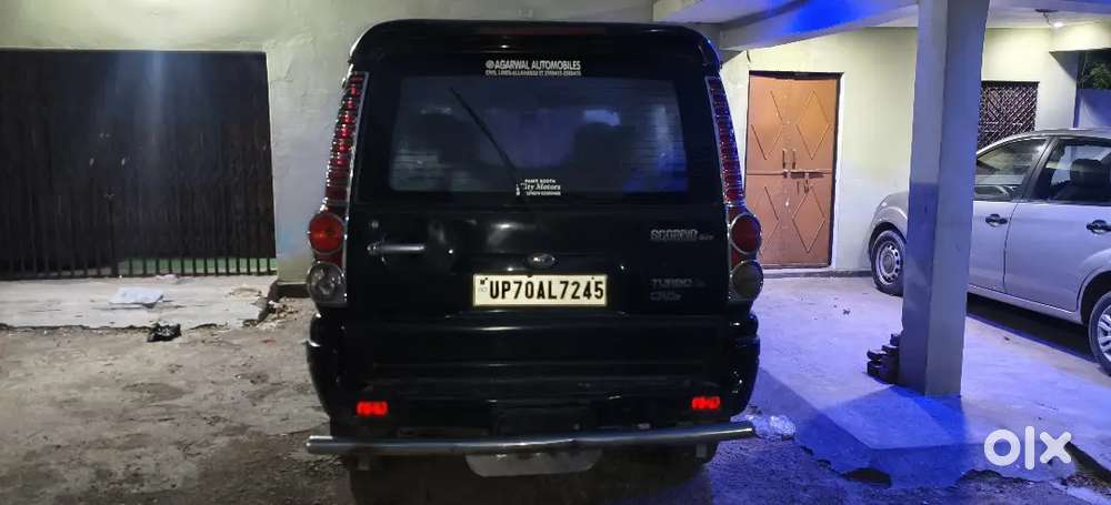 Black Scorpio Full Original2.2 S Mt 9 Seater Diesel Urgent Sell