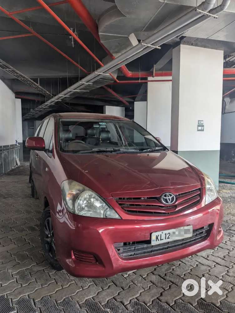 Toyota Innova 2.5 Gx 7 Str Red Mica Metallic