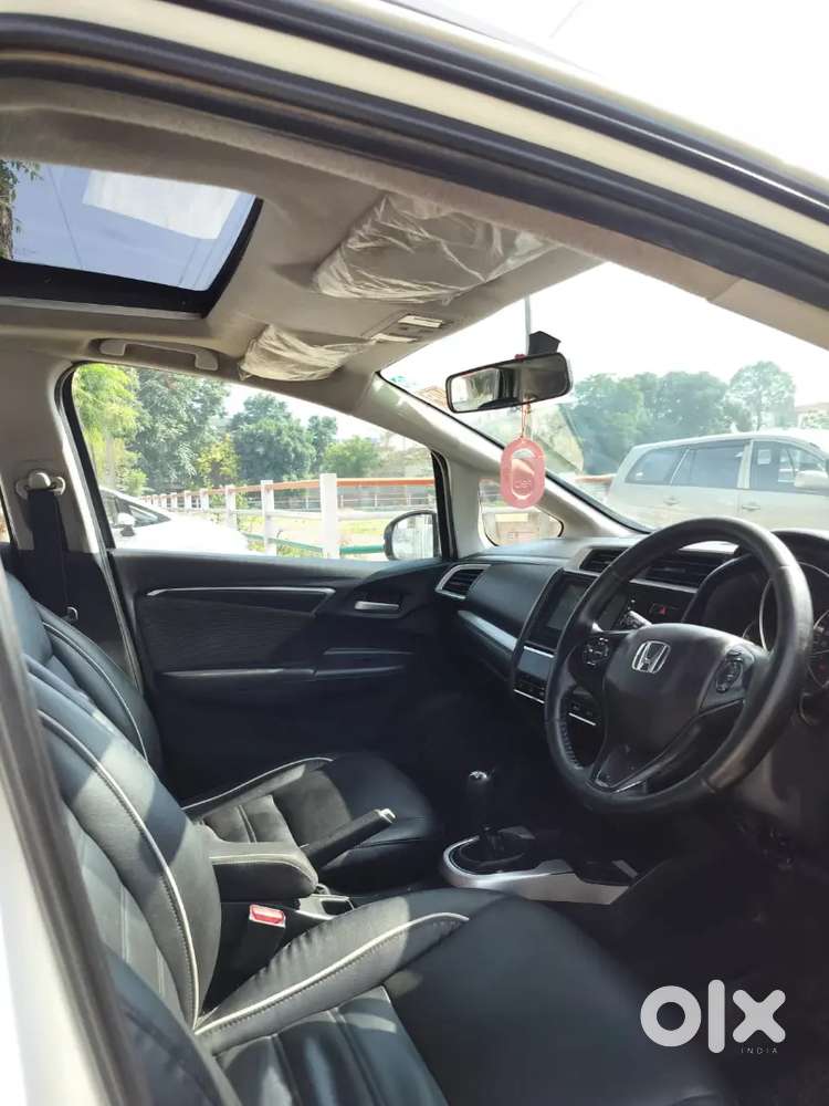 Very Good Car With Sunroof