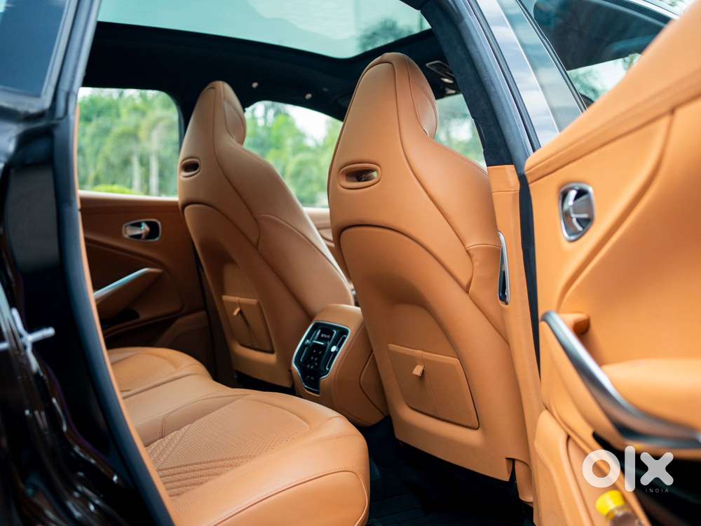 Aston Martin Dbx Twin Turbo, 2024, Petrol