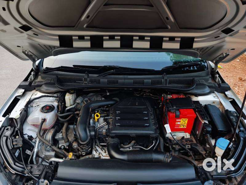 Skoda Slavia Style 1.0l Tsi At, 2023, Petrol