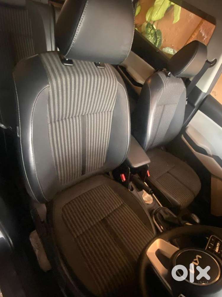 Kia Carens 2024 Petrol Well Maintained