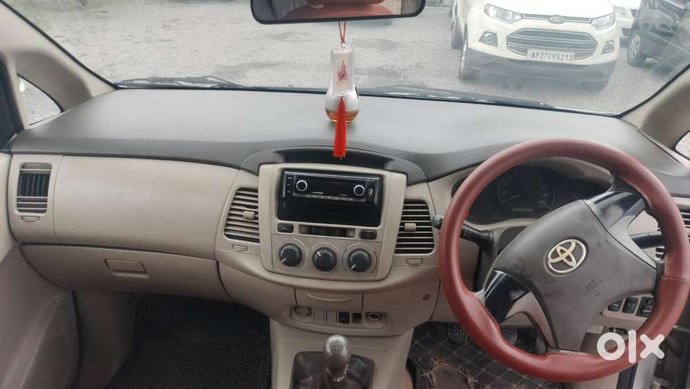 Toyota Innova 2.5 G (diesel) 8 Seater, 2012, Diesel