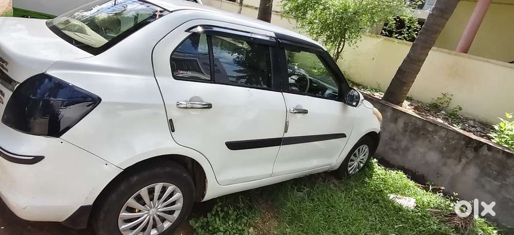 Maruti Suzuki Swift Dzire 2015 Diesel Well Maintained Showroom Track