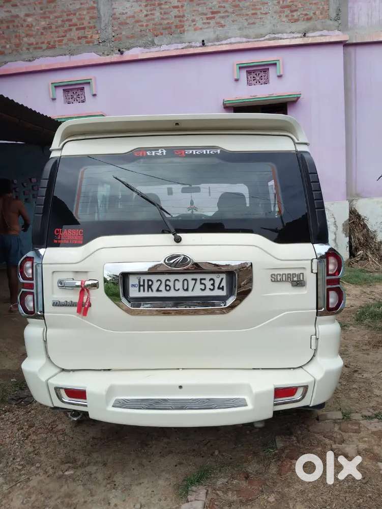 Mahindra Scorpio S6+ 2015 Diesel Manual