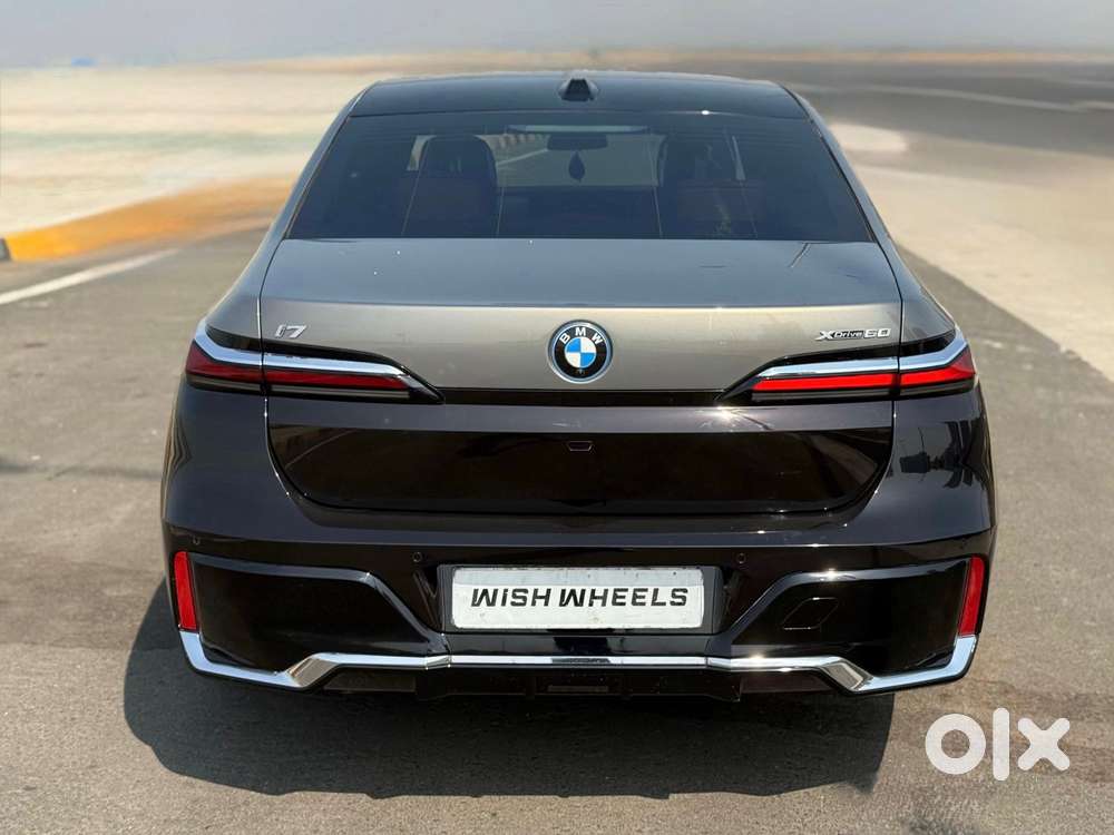 Bmw I7 Xdrive60, 2023, Electric