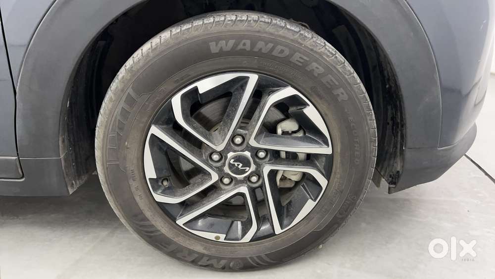 Kia Carens 1.4 Luxury Plus Dct 7 Str, 2022, Petrol