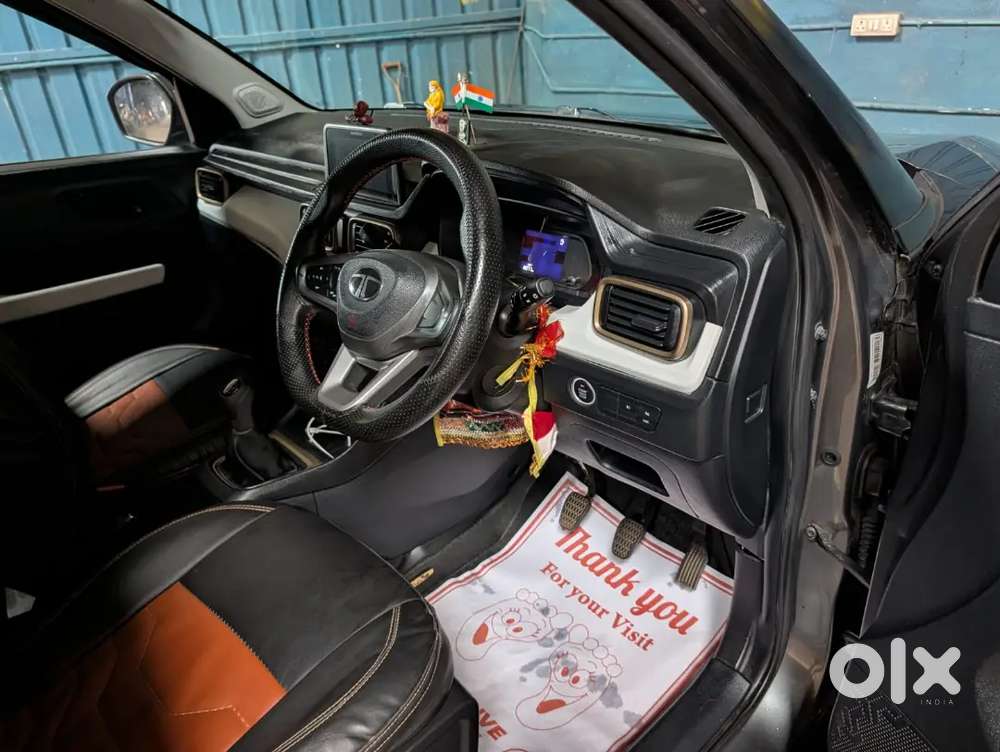 Tata Punch Accomplished Dazzle Sunroof 2024