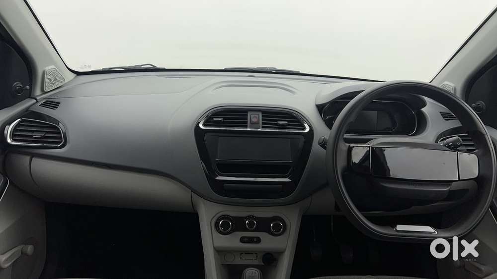 Tata Tiago Xe, 2025, Petrol