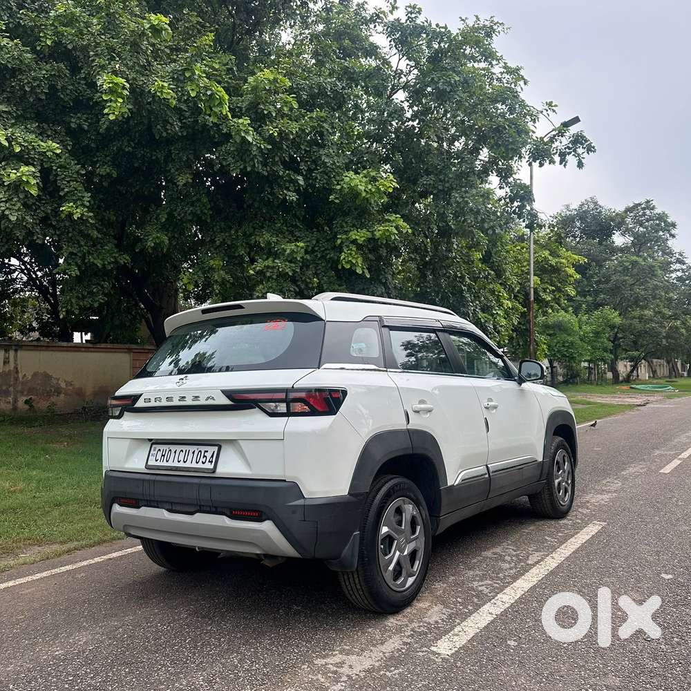 Maruti Suzuki Brezza 1.5 Vxi Smart Hybrid, 2024, Petrol