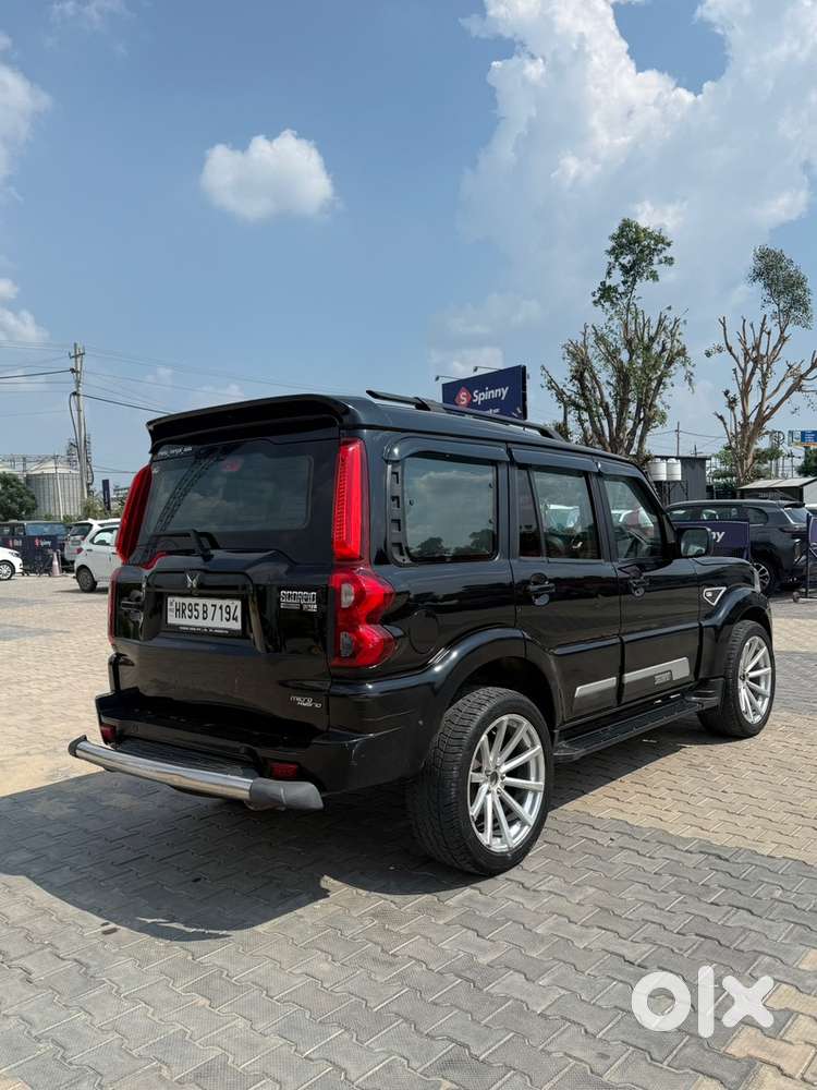 Mahindra Scorpio Classic 2023