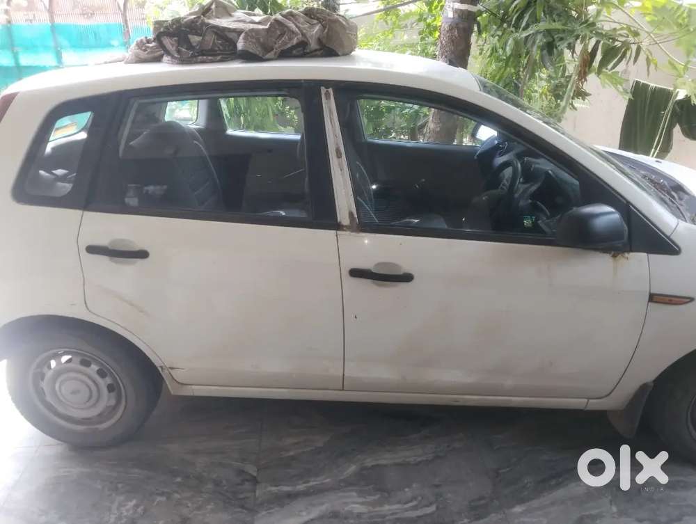 Ford Figo 2012 Lxi Petrol
