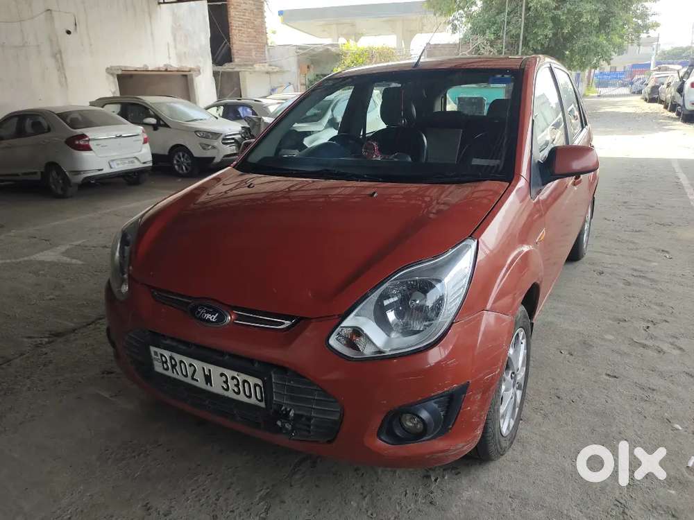 Ford Figo Petrol Titanium 2014