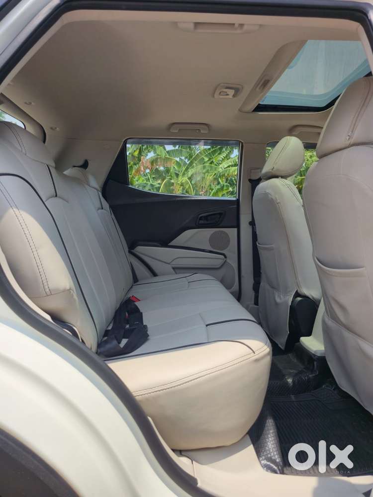 Mahindra Xuv300 1.2 W6 Amt Petrol, 2022, Petrol