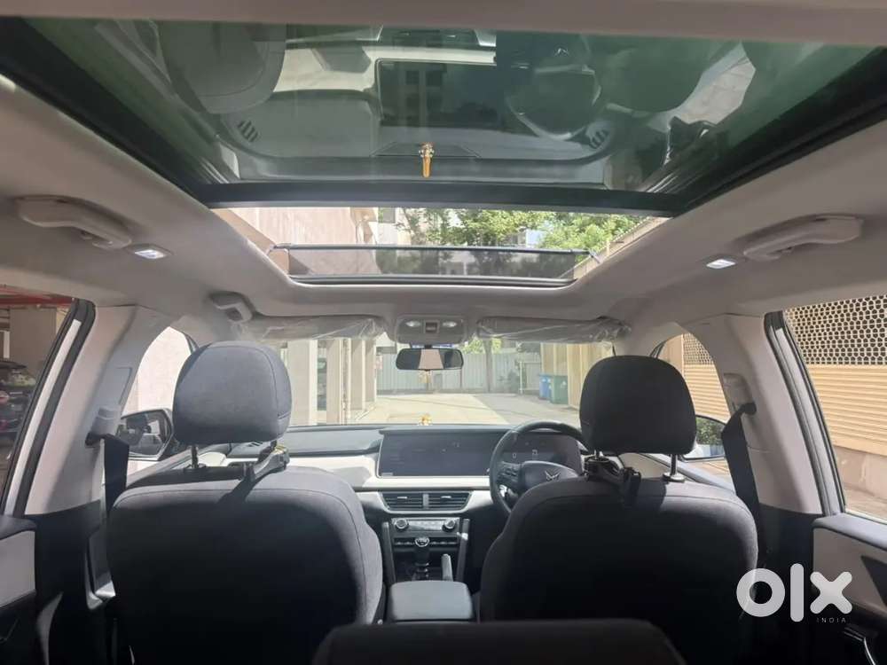 Mahindra Xuv700 Petrol Manual 2022 1st Owner