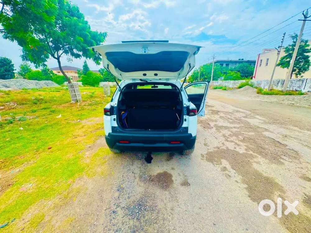 Maruti Suzuki Brezza 2026 Lxi