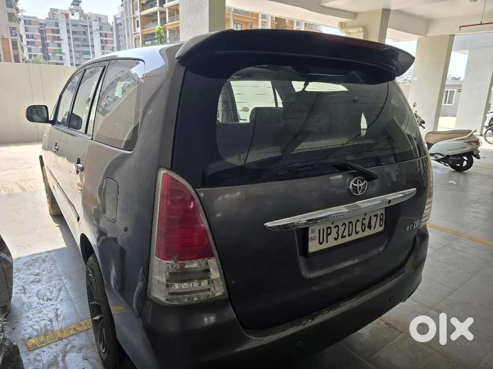 Toyota Innova 2010 Cng & Hybrids 140000 Km Driven