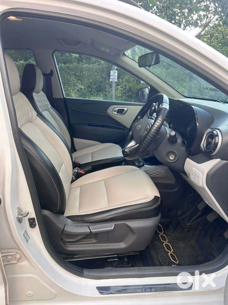 Hyundai Grand I10 Nios Sportz Dual Tone, 2023, Cng & Hybrids