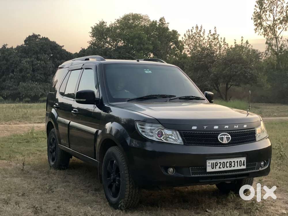 Tata Safari Storme 2015