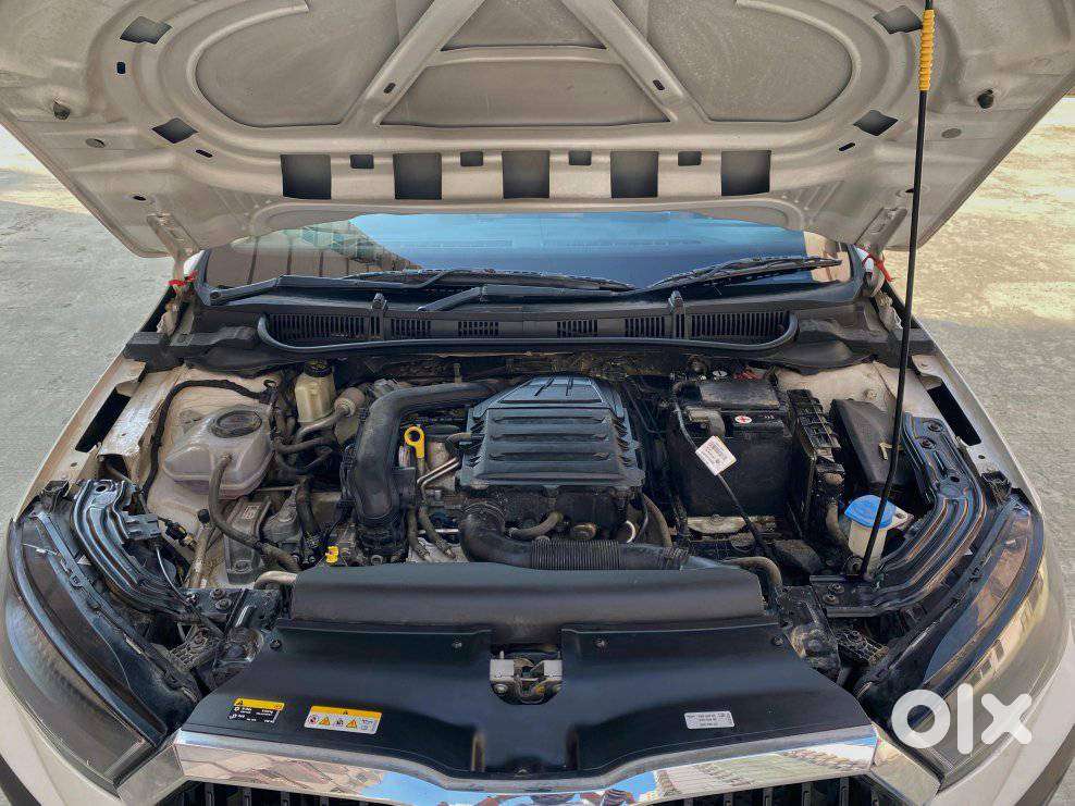 Skoda Slavia 1.0 Active Tsi, 2022, Petrol