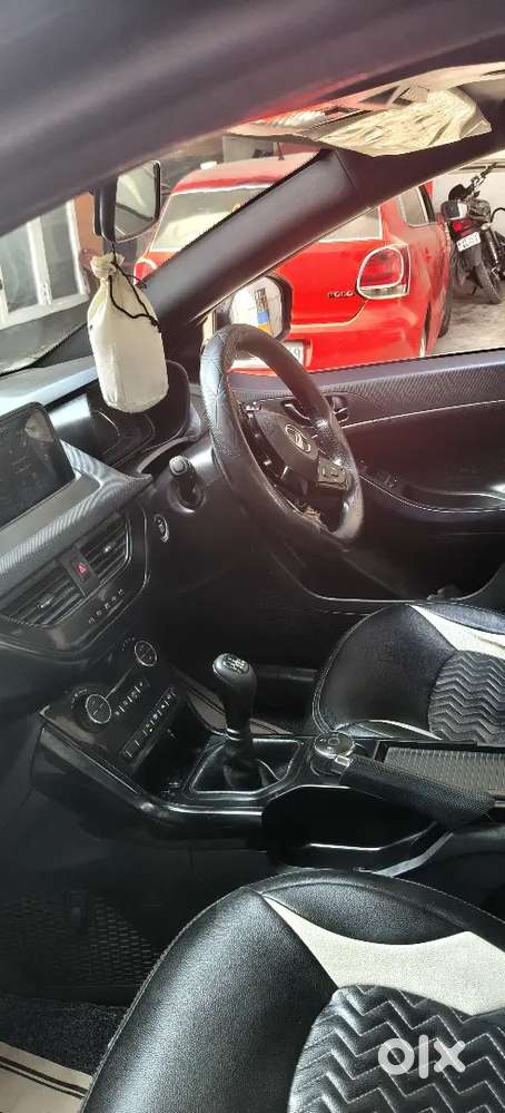 Tata Nexon Too Model Diesel Dark Edition