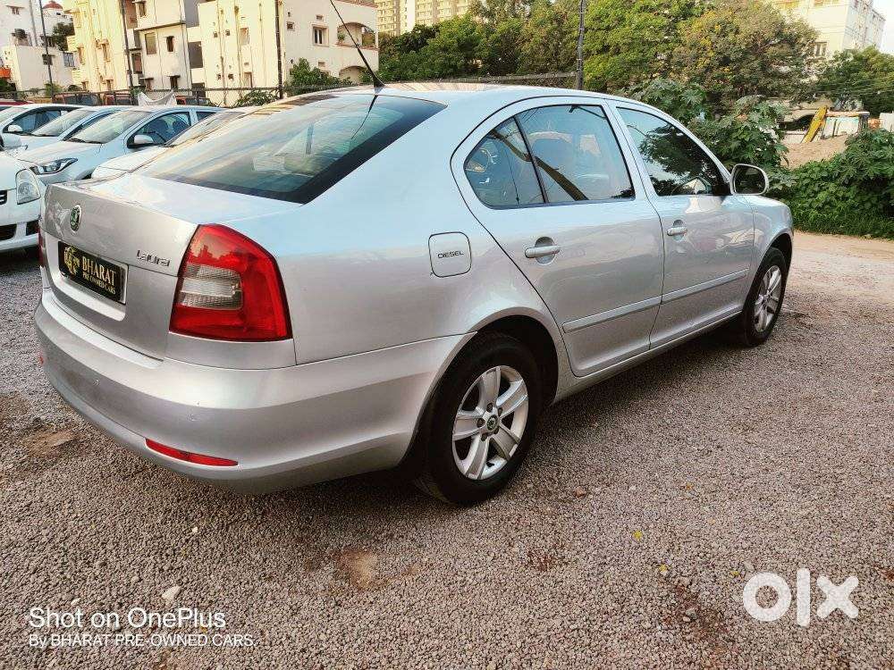 Skoda Laura Ambiente 2.0 Tdi Cr Automatic, 2010, Diesel