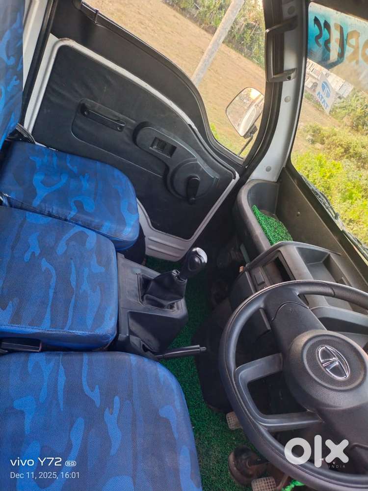 Tata Sumo Gold Gx, 2023, Petrol