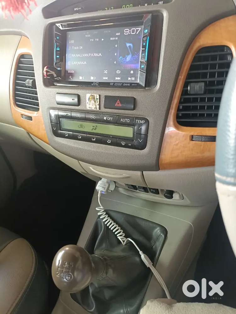 Toyota Innova 2010 Diesel 178000 Km Driven Showroom Condition