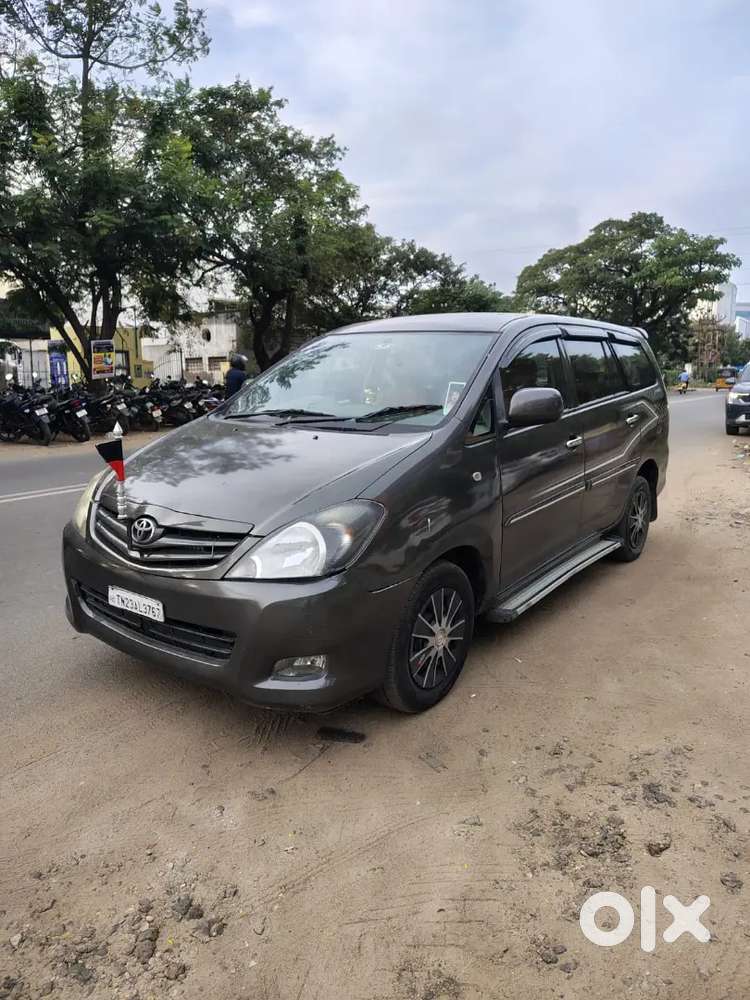 Toyota Innova 2011 Diesel 2nd Owner