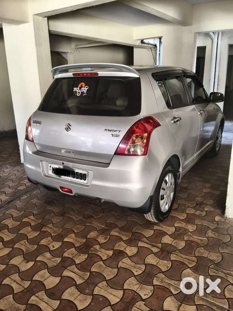 Maruti Suzuki Swift Lxi 2011