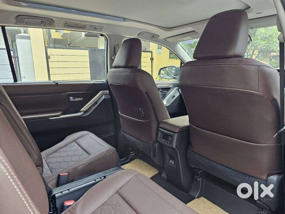 Toyota Innova Hycross 2.0 Zx (o) Hybrid 7 Str, 2025, Electric