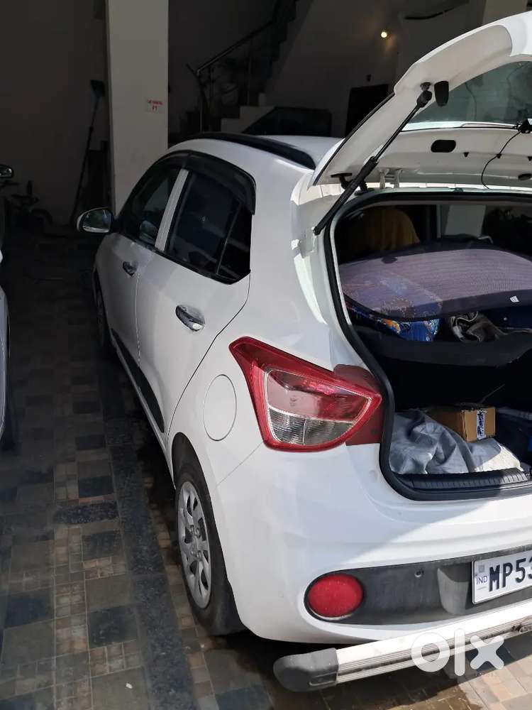 Hyundai Grand I10 2017 Petrol Well Maintained