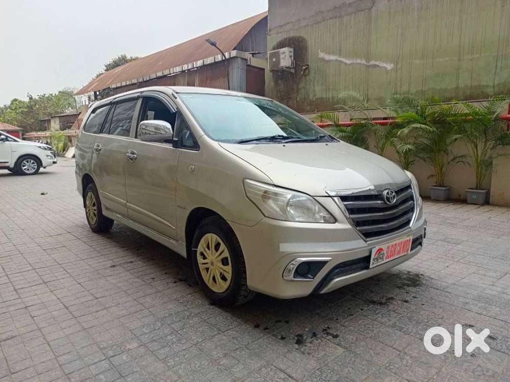 Toyota Innova 2.5 G (diesel) 8 Seater Bs Iv, 2015, Diesel