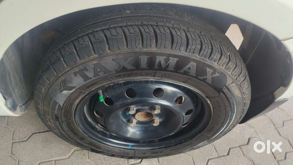 Maruti Suzuki Swift Vxi + Manual, 2012, Petrol