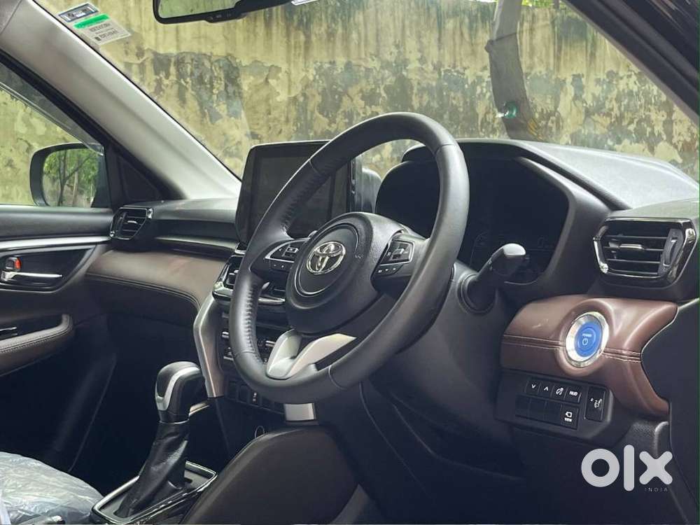 Toyota Urban Cruiser Hyryder 1.5 V Hybrid, 2025, Petrol