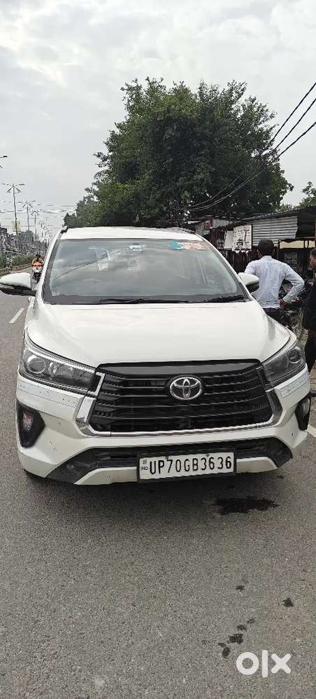 Toyota Innova Crysta 2.4 V 8 2022