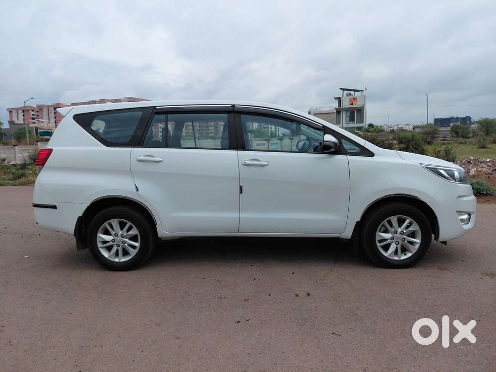 Toyota Innova Crysta 2.4 G Mt, 2023, Diesel