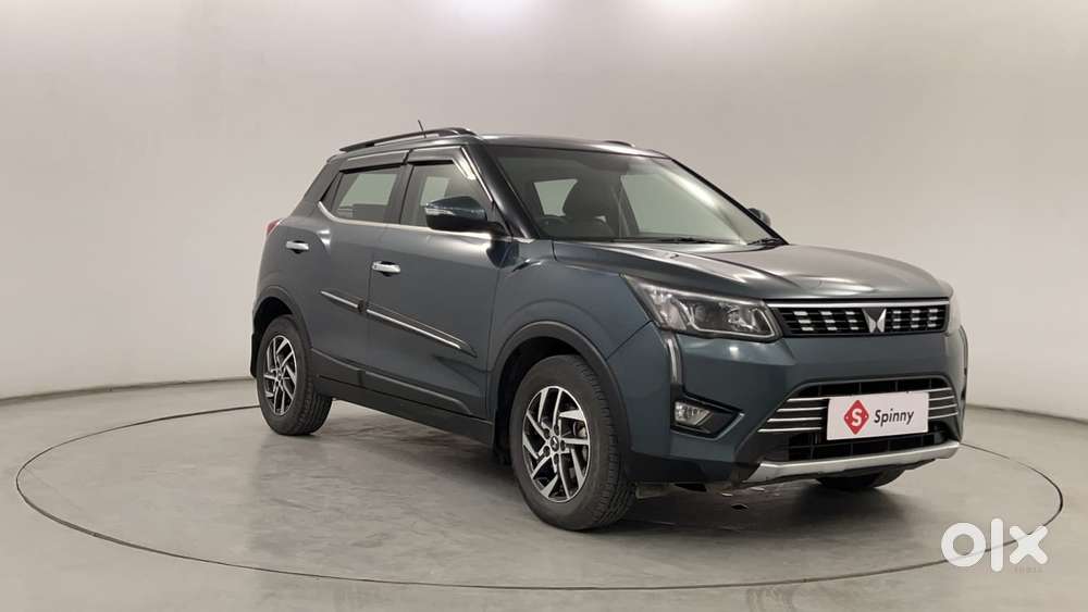 Mahindra Xuv300 1.2 W8 (o) Amt Petrol, 2023, Petrol