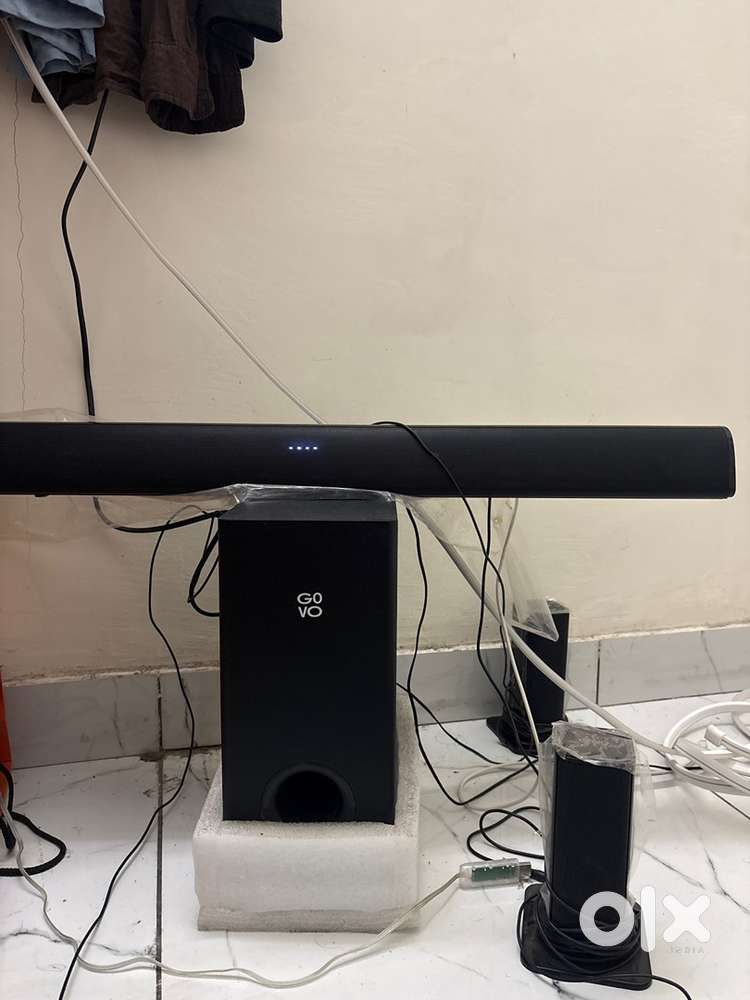 Selling my 5 months old GOVO SOUNDBAR 945