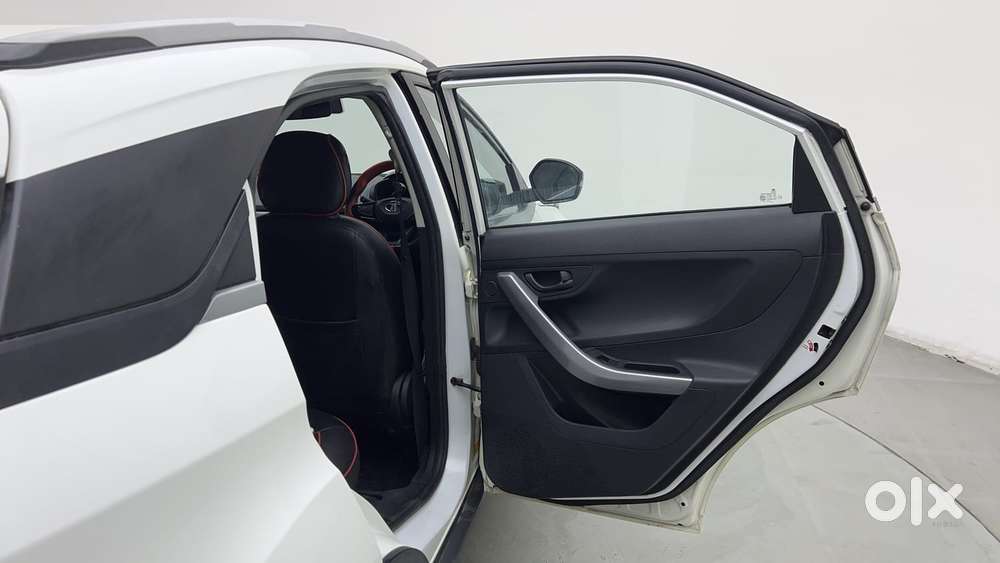 Tata Nexon 1.2 Revotron Xm (s), 2022, Petrol