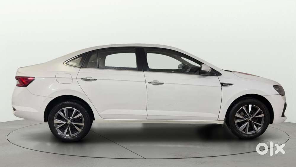 Skoda Slavia 1.0 Tsi Style At, 2023, Petrol