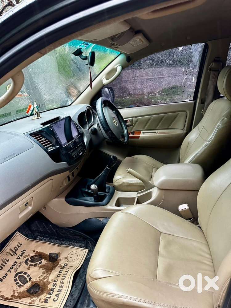 Black Toyota Fortuner 4x4