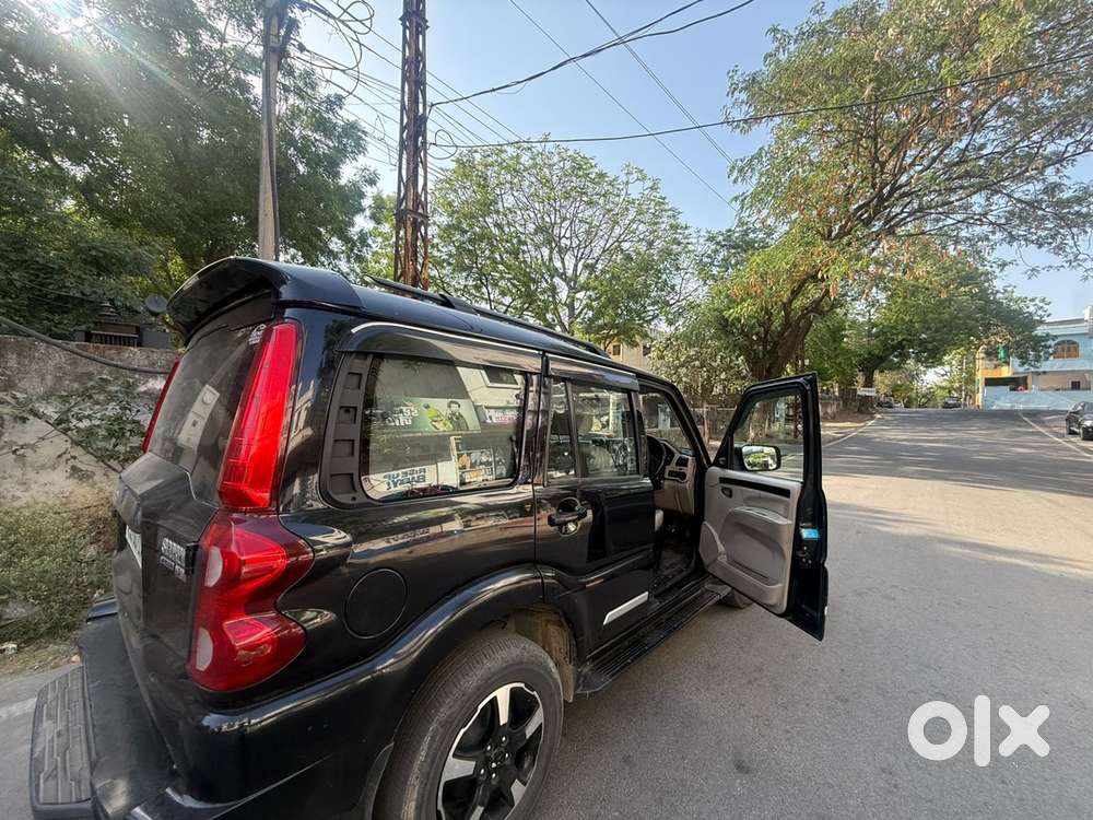 Mahindra Scorpio Classic 2023