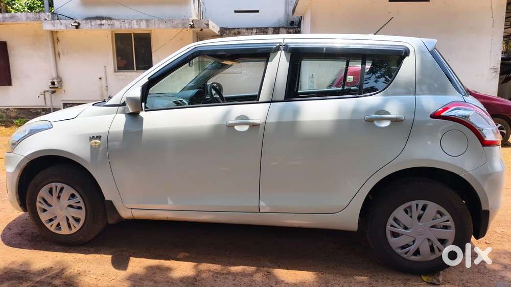 Maruti Suzuki Swift 1.2 Lxi (o), 2017, Petrol