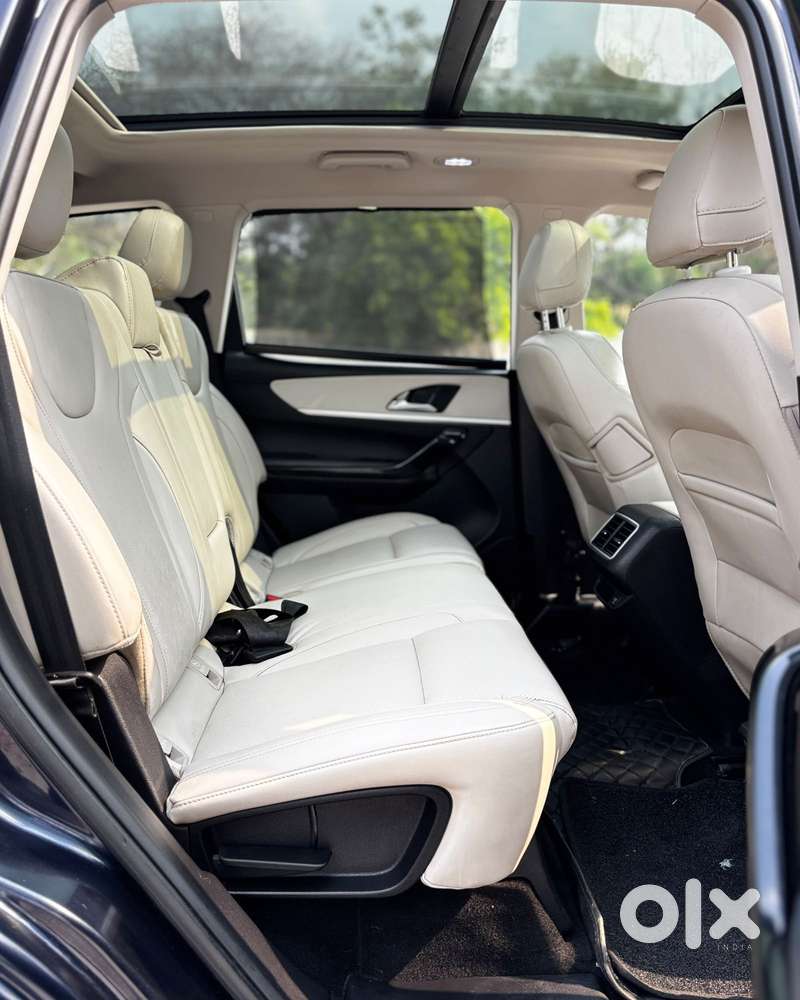 Mahindra Xuv700 2.2 Ax 7 Diesel At Str, 2023, Diesel
