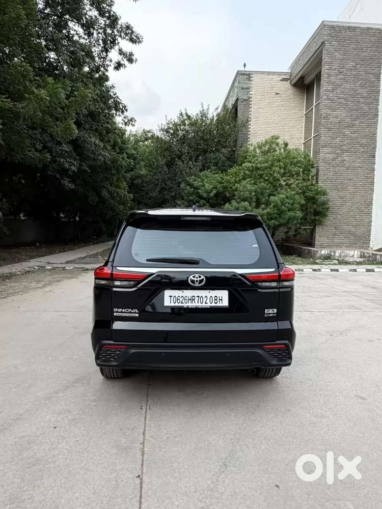 Toyota Innova Hycross, 2026, Petrol