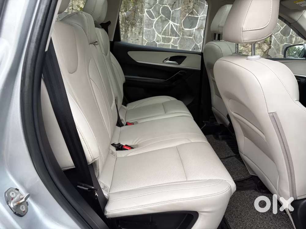 Mahindra Xuv700 2.2 Ax 7 Diesel At Luxury Pack Str, 2023, Diesel