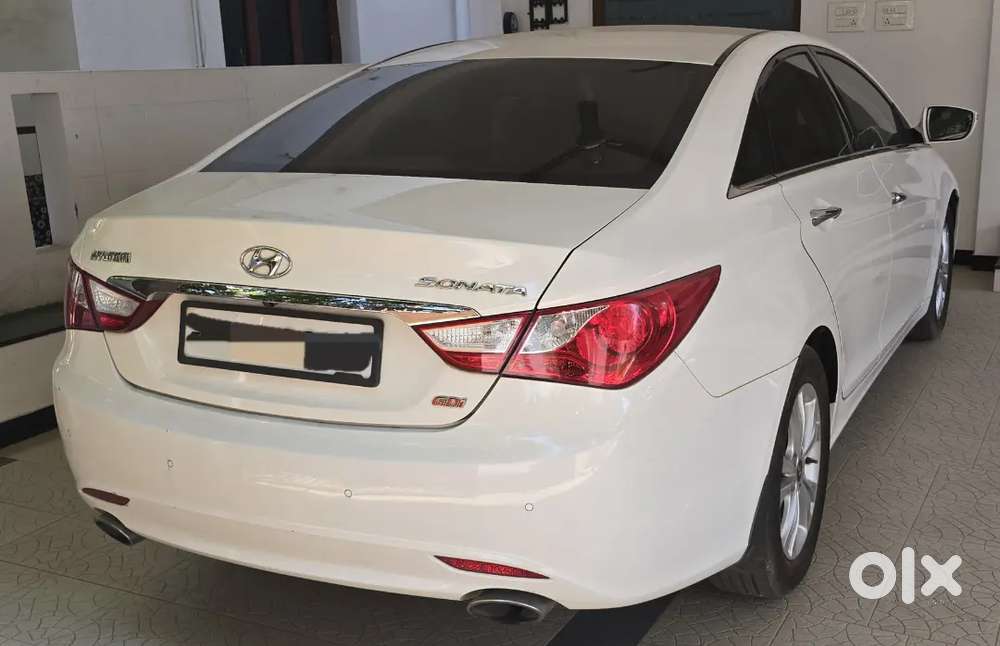 Luxury, Less Driven, Well Maintained Hyundai Sonata